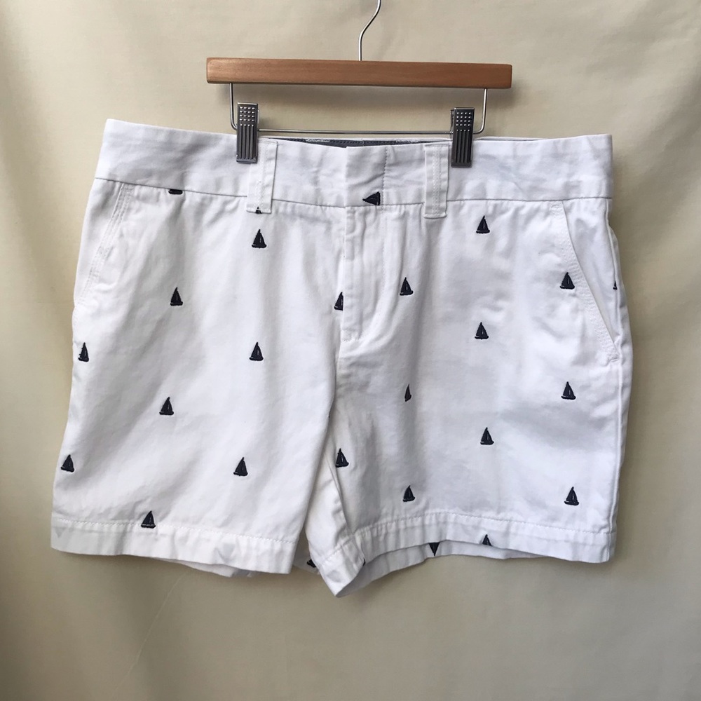 Tommy Hilfiger shorts Size 8
